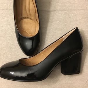 Black patent pumps